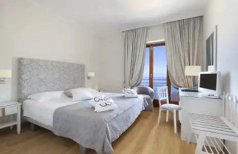 Regina Sorrento - 87
