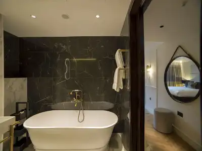 The Guardsman and Residences - 61