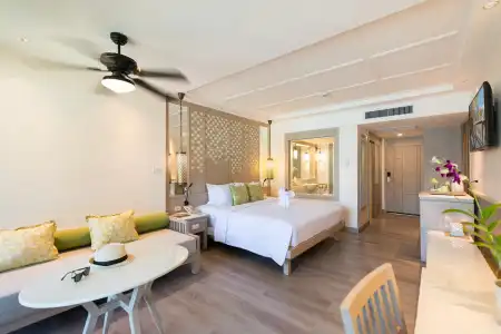 Katathani Phuket Beach Resort - 4