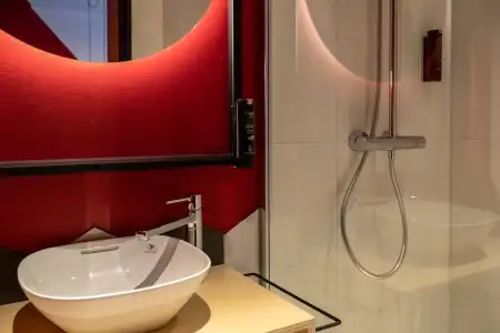 Via Suites - 78