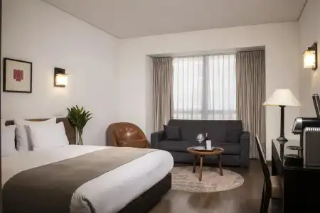 Vital - Urban Boutique with Shelter Access - 55