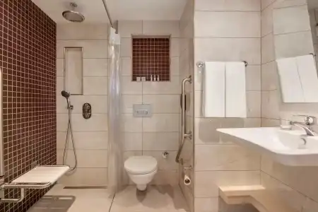 Ramada by Wyndham Old City - 42
