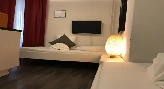 INSIDE FIVE City Apartments - 12