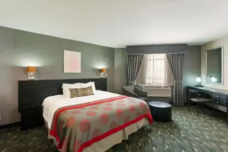 Ramada Plaza by Wyndham West Hollywood & Suites - 14
