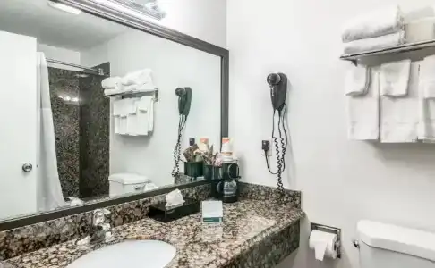 Quality Inn & Suites near Downtown Bakersfield - 38
