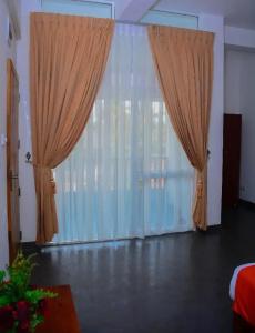 Star White Negombo - 22