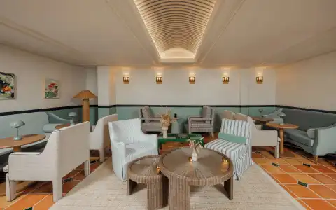 Artmore - Midtown - 2