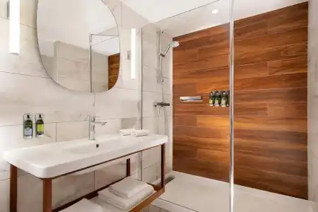 Le Meridien - 33