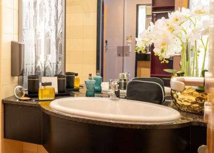 PLAZA Premium Köln - 35