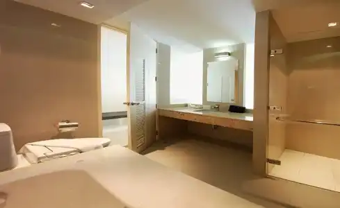 The Lantern Resorts Patong - 56