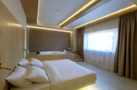 Kamarooms Business & Spa - 80