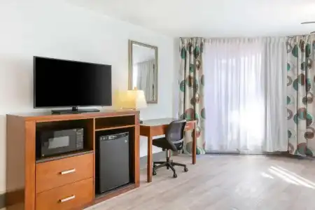 Best Western Plus El Paso Airport & Conference Center - 13