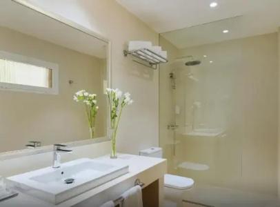 Arena Suite - Adults Only - 56