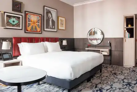 The Trafalgar St. James London, Curio Collection by Hilton - 2