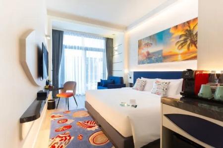 Clover Patong - 42