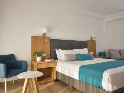 Cavo Orient Beach & Suites - 39
