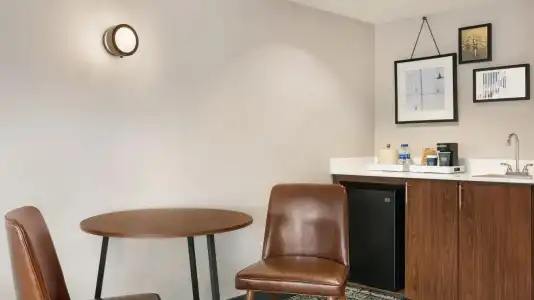 Four Points by Sheraton Raleigh Arena - 28