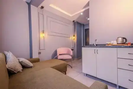 Ruby Suit - 69