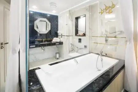 Royal Baltic Luxury Boutique - 4