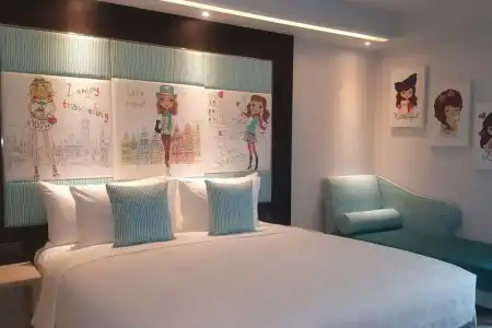 Clover Asoke - 40