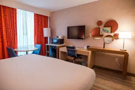 Howard Johnson by Wyndham Anaheim and Water Playground - 105