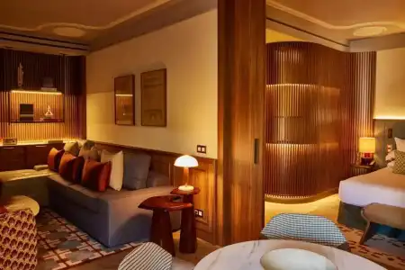 Grand Central, Small Luxurys - 54