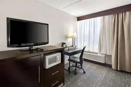 Best Western Luxbury Inn Fort Wayne - 41