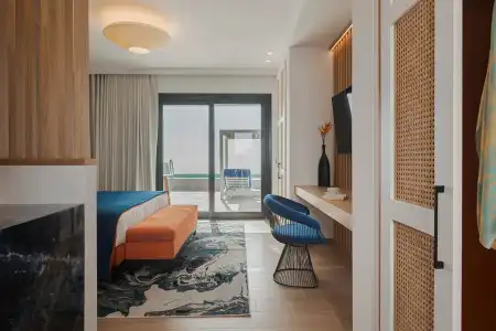 Cresanto Luxury Suites - 129