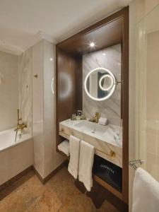 Hilton Frankfurt City Centre - 43