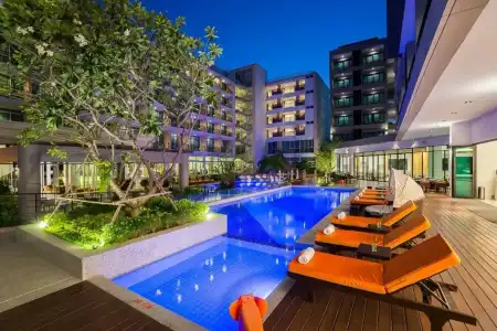 J Pattaya - 23