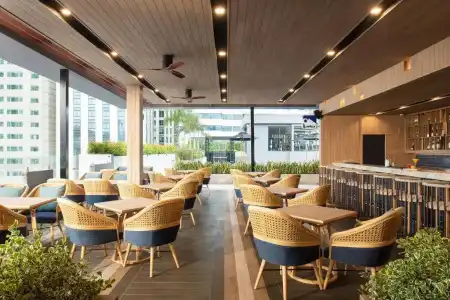 Eleven Bangkok - 18