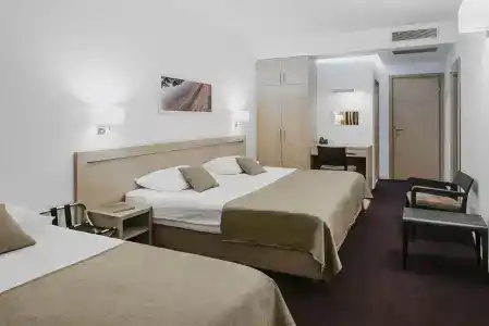 Adria - 42