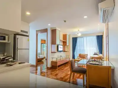 Adelphi Grande Sukhumvit - 37