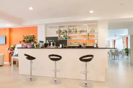 Bella Lazise - 17