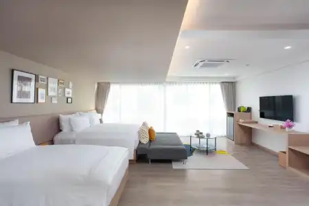 Anona Beachfront Phuket Resort - 57