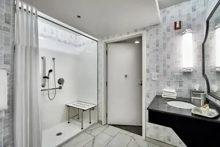 Indigo Cleveland Downtown by IHG - 3