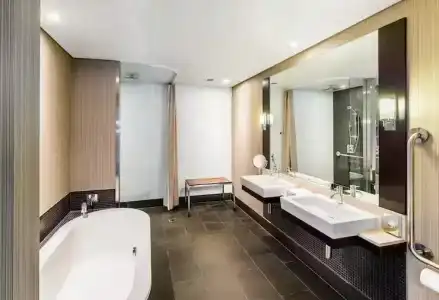 DoubleTree by Hilton Queenstown - 63
