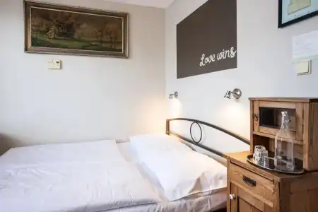 Sir Toby's Hostel - 66