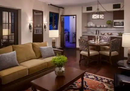 Plaza La Reina - 32