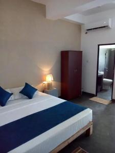Star White Negombo - 21