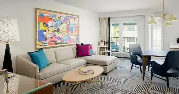Le Parc at Melrose - 12