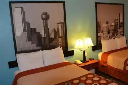 Super 8 by Wyndham Austin/Airport South - 27