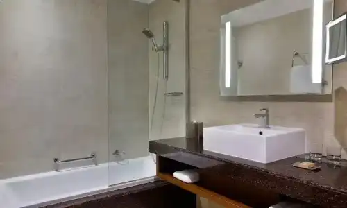 DoubleTree by Hilton Resort & Spa Marjan Island - 32