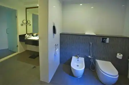 Ramada by Wyndham Abu Dhabi Corniche - 19