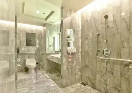 DoubleTree by Hilton Sukhumvit - 7
