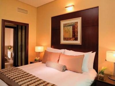 TIME Oak & Suites - 25