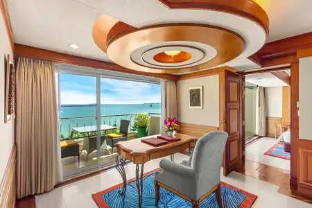 Royal Wing Suites & Spa Pattaya - 27