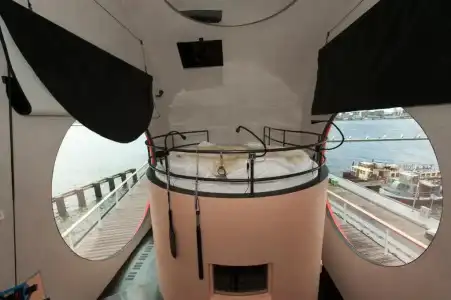 Botel - 44