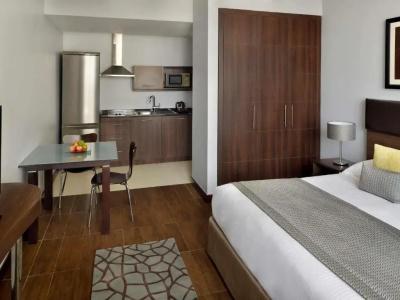 Movenpick Apartments Al Mamzar Dubai - 9