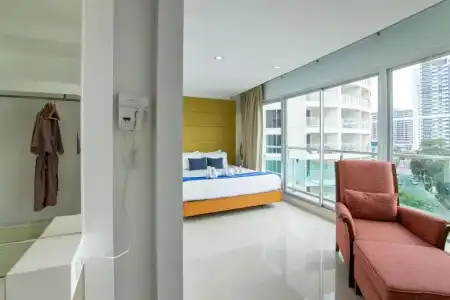 Royal Beach View Suites - 62